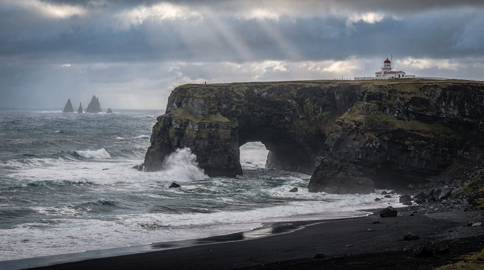 Dyrhólaey — Meeresbogen, Papageitaucher und der Rand Islands, Iceland