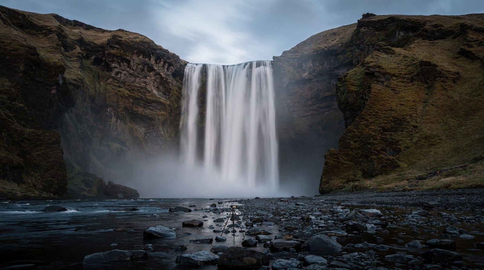 Long-exposure waterfall photography in Iceland — technique and locations