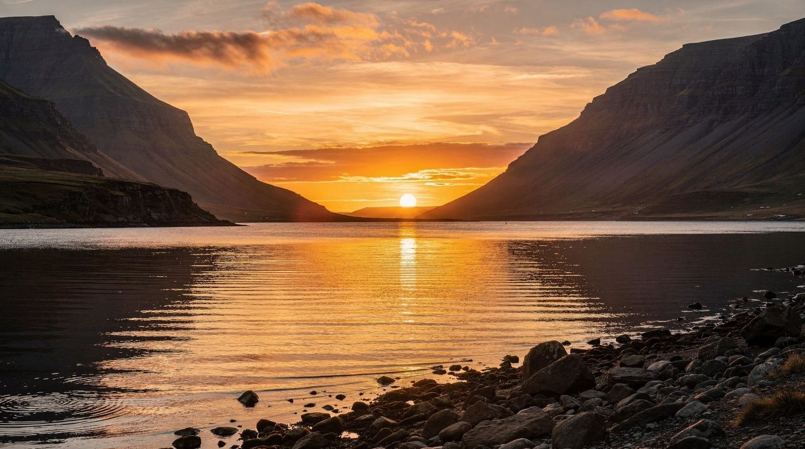 Midnight sun in Iceland — when, where, and what to actually expect