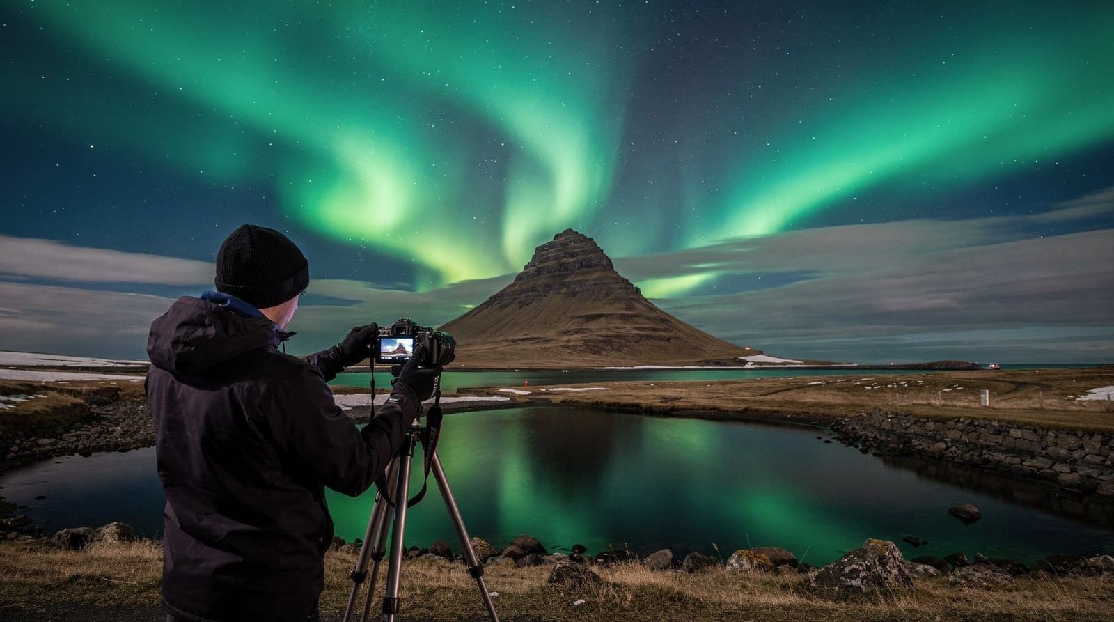 Fotografia dell'aurora boreale in Islanda — impostazioni, attrezzatura e location