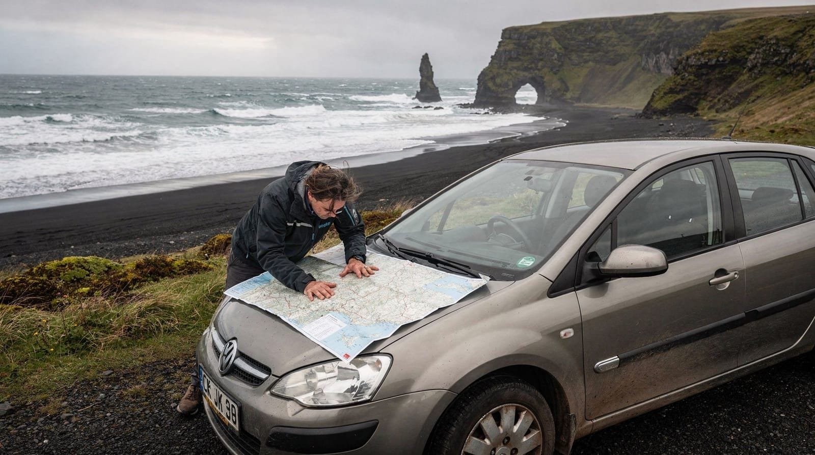 Risparmiare sul noleggio auto in Islanda — 12 strategie pratiche — Dodici strategie per risparmiare sul noleggio auto in Islanda: tempistiche, oper
